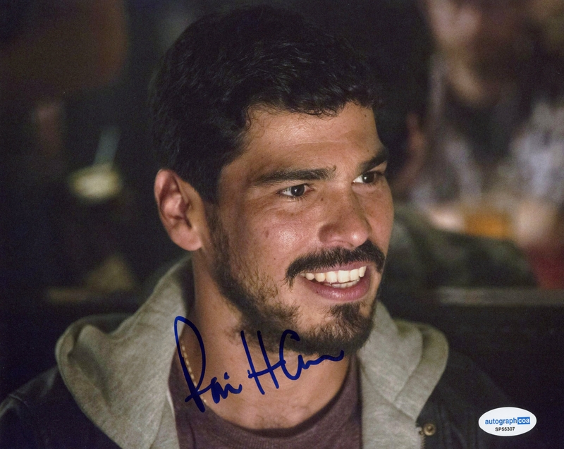 Item # 209530 - Raul Castillo "Looking" AUTOGRAPH Signed Richie Donado Ventura 8x10 Photo B