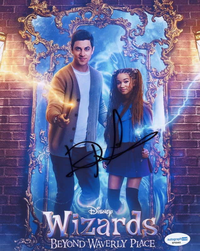 Item # 209344 - David Henrie "Wizards Beyond Waverly Place" AUTOGRAPH Signed 8x10 Photo C