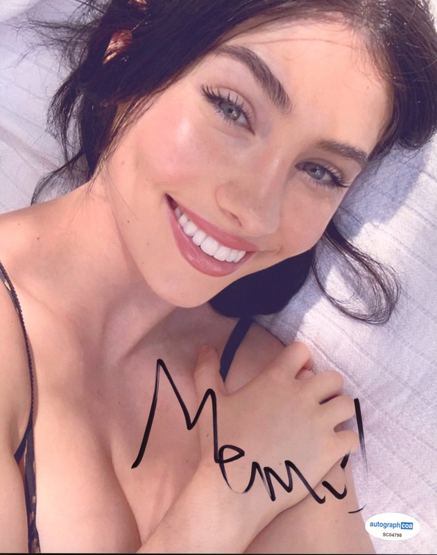 Item # 185849 - Maud Elena Lunenfeld AUTOGRAPH Signed Model Autographed 8x10 Photo