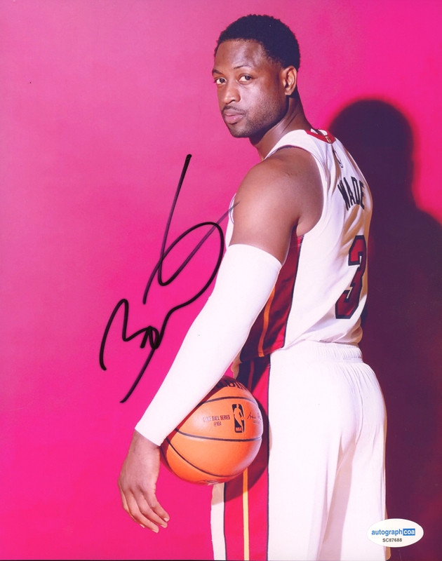 Item # 185460 - Dwyane Wade AUTOGRAPH Signed Miami Heat NBA Basketball D-Wade 8x10 Photo E