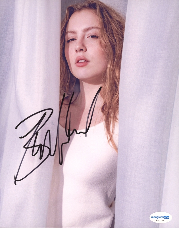 Item # 185418 - Bebe Wood "Mean Girls" AUTOGRAPH Signed Autographed 8x10 Photo