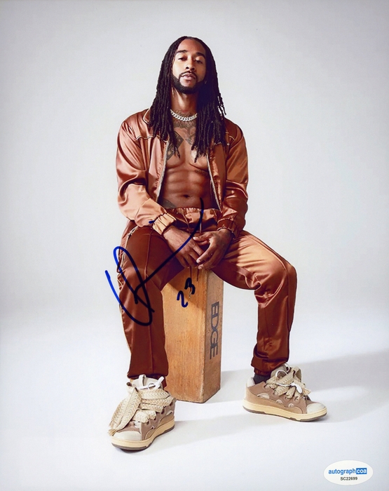 Item # 167938 - Omarion "B2K" Singer AUTOGRAPH Signed Shirtless Autographed 8x10 Photo