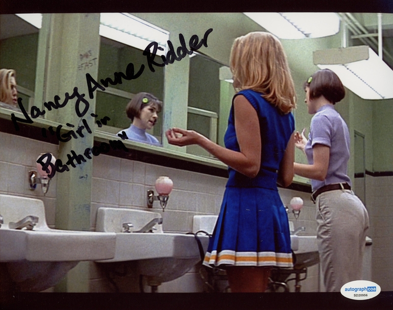 Item # 189137 - Nancy Anne Ridder "Scream" AUTOGRAPH Signed 'Girl in Bathroom' 8x10 Photo D