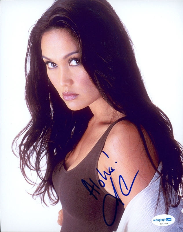 Item # 173022 - Tia Carrere "Relic Hunter" AUTOGRAPH Signed 'Dr. Sydney Fox' 8x10 Photo