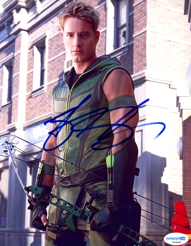 Item # 177171 - Justin Hartley "Smallville" AUTOGRAPH Signed 'Green Arrow' 8x10 Photo B
