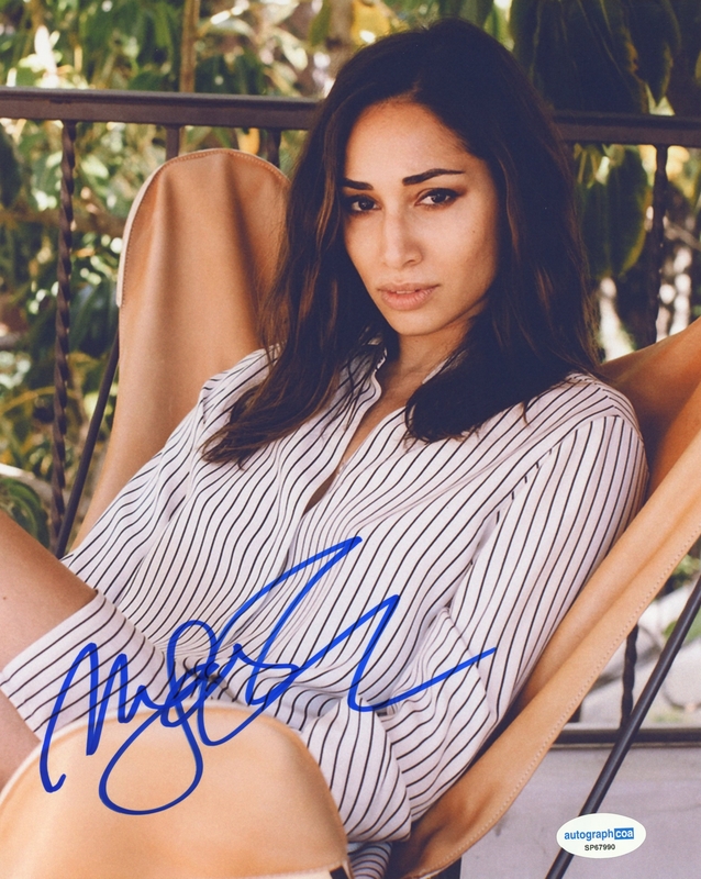 Item # 211276 - Meaghan Rath "The Audacity" AUTOGRAPH Signed Autographed 8x10 Photo