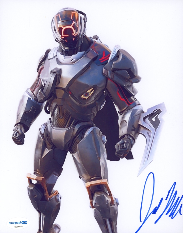 Item # 187386 - Joel McHale "Fortnite" AUTOGRAPH Signed 'The Scientist' 8x10 Photo