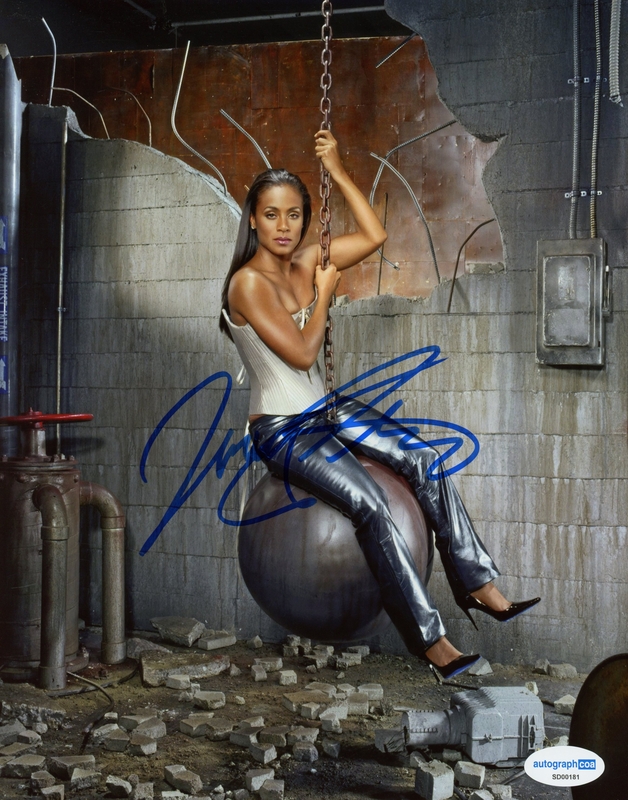 Item # 187291 - Jada Pinkett Smith "The Matrix Reloaded" AUTOGRAPH Signed 8x10 Photo B
