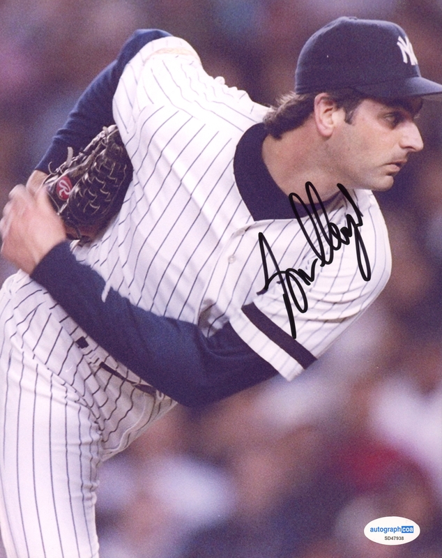 Item # 192220 - Graeme Lloyd AUTOGRAPH Signed New York Yankees Pitcher 8x10 Photo