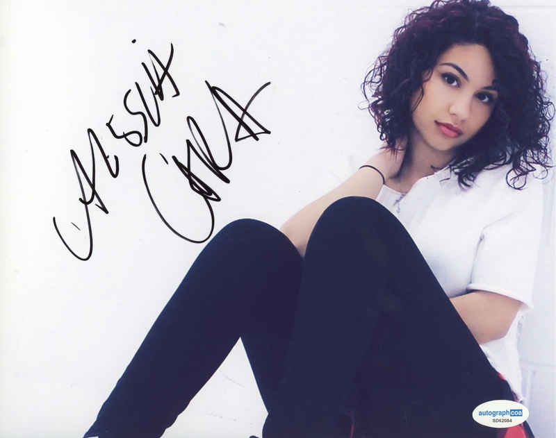 Dream[デジタル配信] Sweet Cara… アレッシア・カーラ直筆サイン入り超大型写真…Alessia - JAPAN MUSIC UNIVERSAL - アレッシア・カーラ ミュージシャン