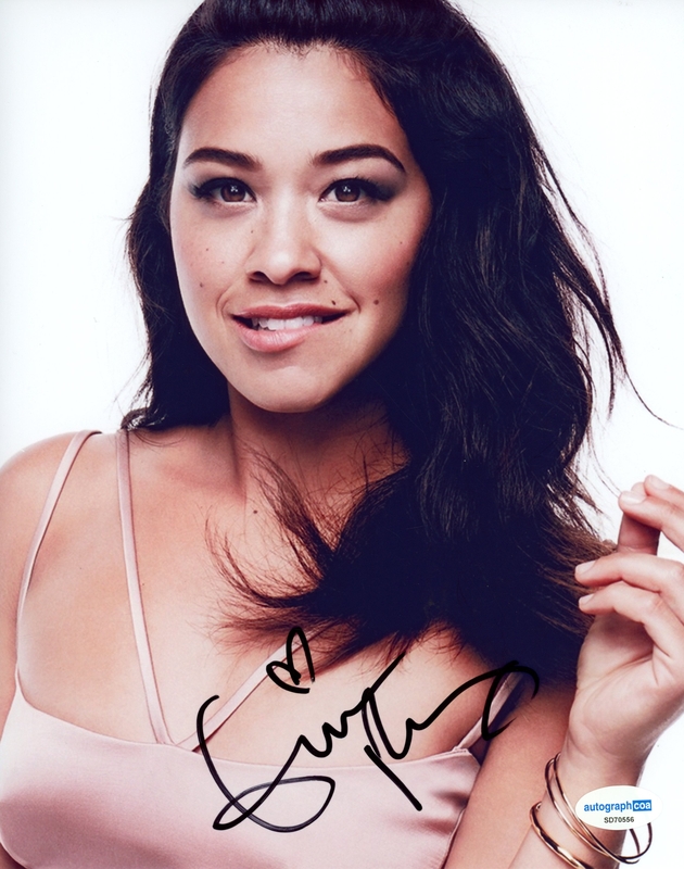 Item # 197034 - Gina Rodriguez "Will Trent" AUTOGRAPH Signed Autographed 8x10 Photo C