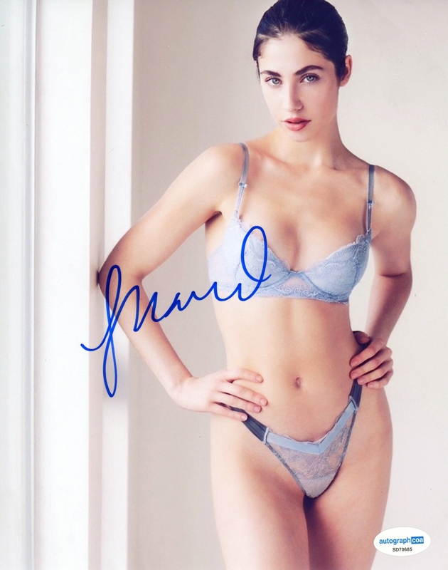 Item # 196905 - Maud Elena Lunenfeld AUTOGRAPH Signed Model Autographed 8x10 Photo D
