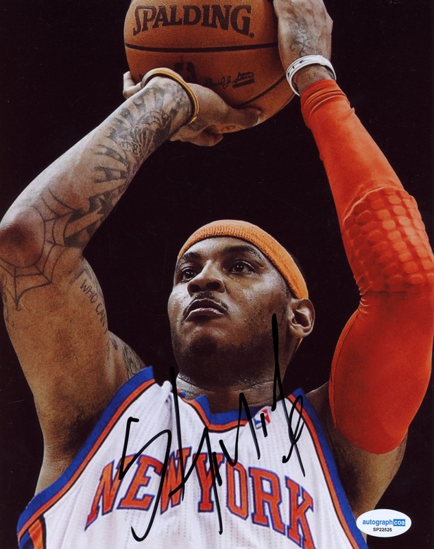 Item # 203984 - Carmelo Anthony AUTOGRAPH Signed New York Knicks Autographed 8x10 Photo