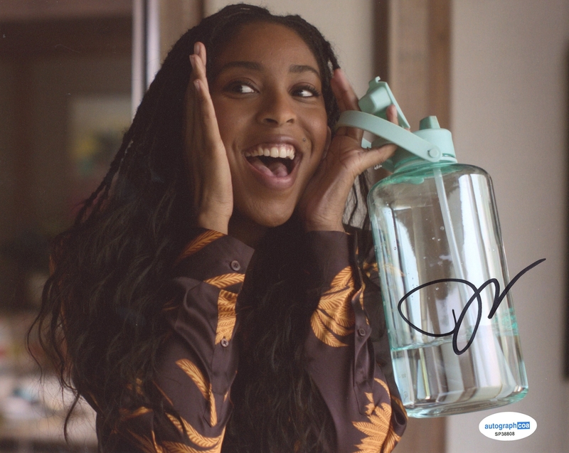 Item # 207556 - Jessica Williams "Shrinking" AUTOGRAPH Signed 'Gaby' 8x10 Photo B