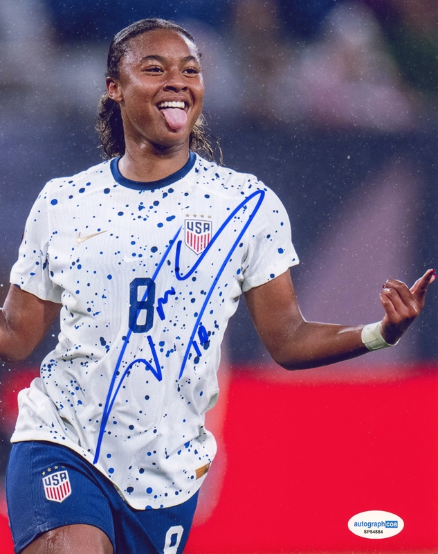 Item # 209830 - Jaedyn Shaw AUTOGRAPH Signed USWNT Soccer Autographed 8x10 Photo