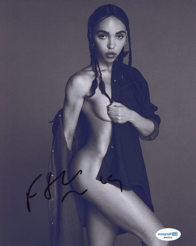 Item # 210805 - FKA Twigs "Two Weeks" Singer AUTOGRAPH Signed Autographed 8x10 Photo