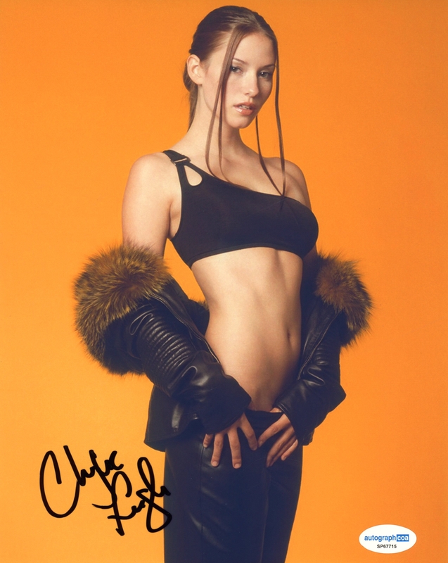 Item # 211003 - Chyler Leigh "Not Another Teen Movie" AUTOGRAPH Signed 8x10 Photo