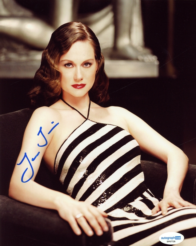 Item # 211014 - Laura Linney "The Truman Show" AUTOGRAPH Signed Autographed 8x10 Photo