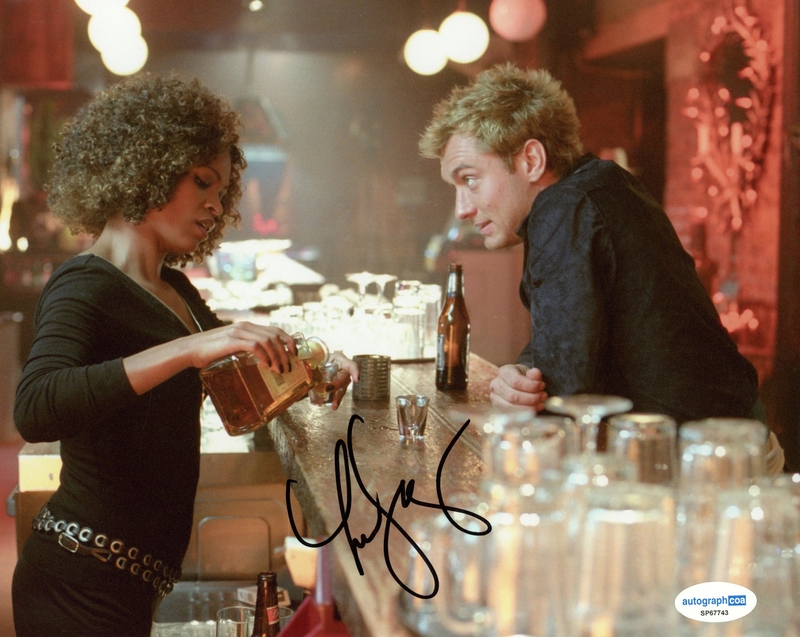 Item # 211030 - Nia Long "Alfie" AUTOGRAPH Signed Autographed 'Lonette' 8x10 Photo