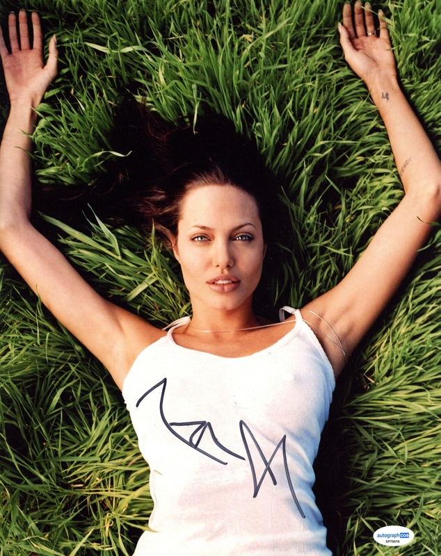Item # 213443 - Angelina Jolie "Tomb Raider" AUTOGRAPH Signed Autographed 11x14 Photo