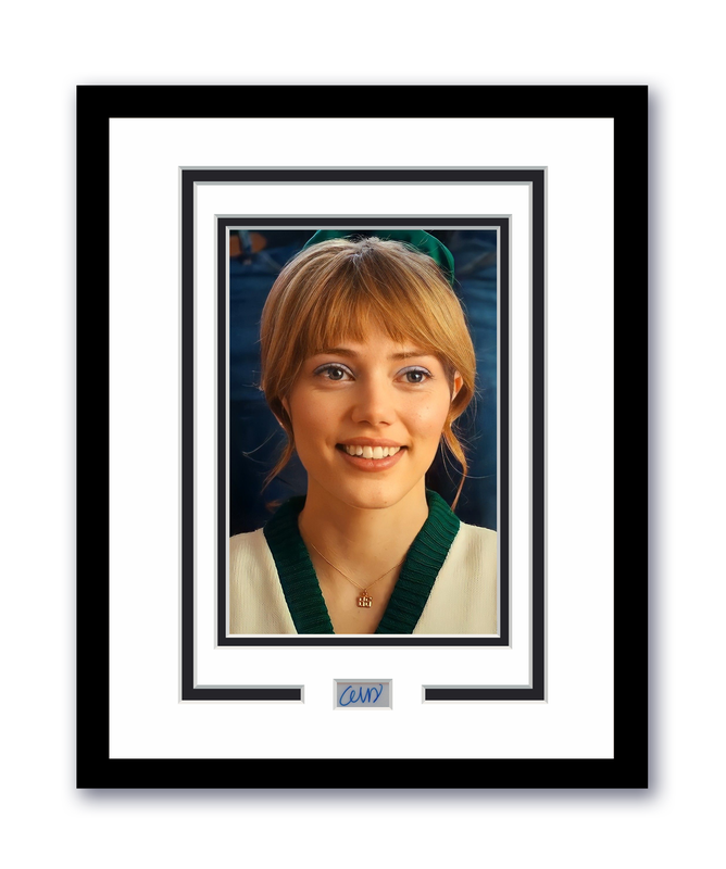 StrangerThings Chrissy Cunningham Grace Van Dien Signed 11x14