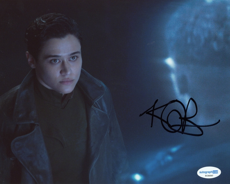 Item # 182043 - Katy O'Brian "The Mandalorian" AUTOGRAPH Signed 'Elia Kane' 8x10 Photo C
