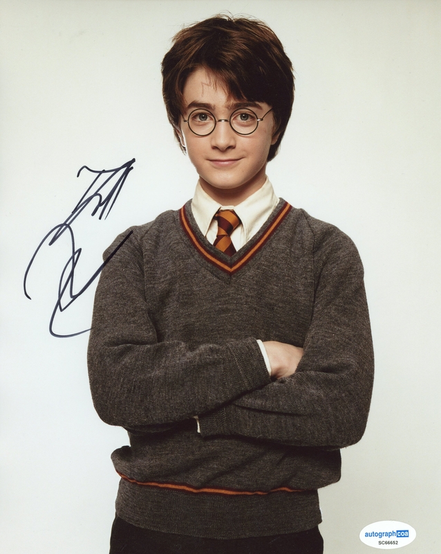 Item # 182097 - Daniel Radcliffe "Harry Potter" AUTOGRAPH Signed Autographed 8x10 Photo C