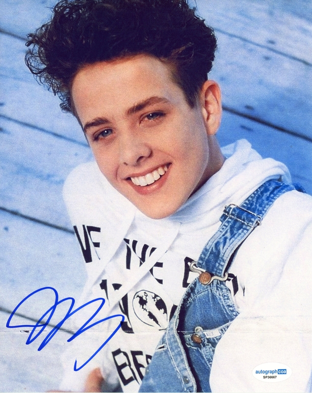 Item # 205898 - Joey McIntyre "New Kids on the Block" Singer AUTOGRAPH Signed 8x10 Photo